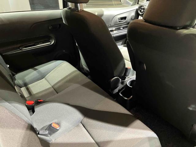 アクア Sスタイルブラック ETC バックカメラ レーンアシスト 衝突被害軽減システム オートマチックハイビーム オートライト スマートキー アイドリングストップ 電動格納ミラー CVT 衝突安全ボディ ABS ESC エアコン(27枚目)