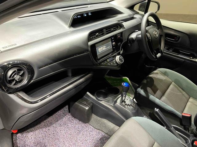 アクア Sスタイルブラック ETC バックカメラ レーンアシスト 衝突被害軽減システム オートマチックハイビーム オートライト スマートキー アイドリングストップ 電動格納ミラー CVT 衝突安全ボディ ABS ESC エアコン(34枚目)