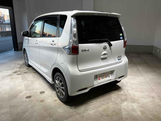 デイズ ハイウェイスター　Ｇ　全周囲カメラ　オートライト　スマートキー　アイドリングストップ　電動格納ミラー　ベンチシート　ＣＶＴ　ミュージックプレイヤー接続可　アルミホイール　エアコン　パワーウィンドウ　運転席エアバッグ（20枚目）