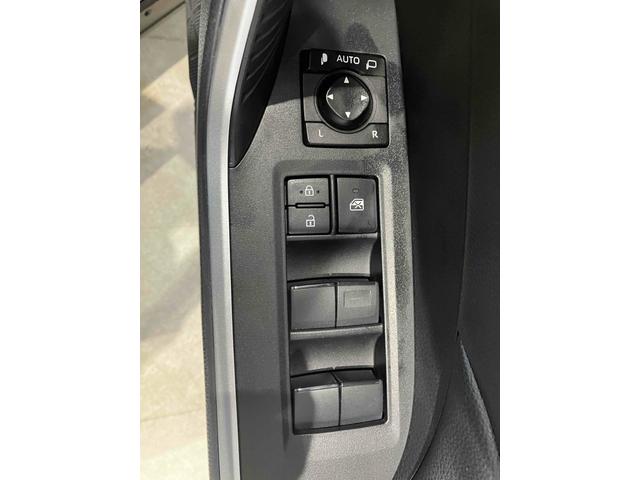 RAV4 X ETC バックカメラ クリアランスソナー オートクルーズコントロール レーンアシスト 衝突被害軽減システム オートマチックハイビーム オートライト LEDヘッドランプ アルミホイール スマートキー(14枚目)