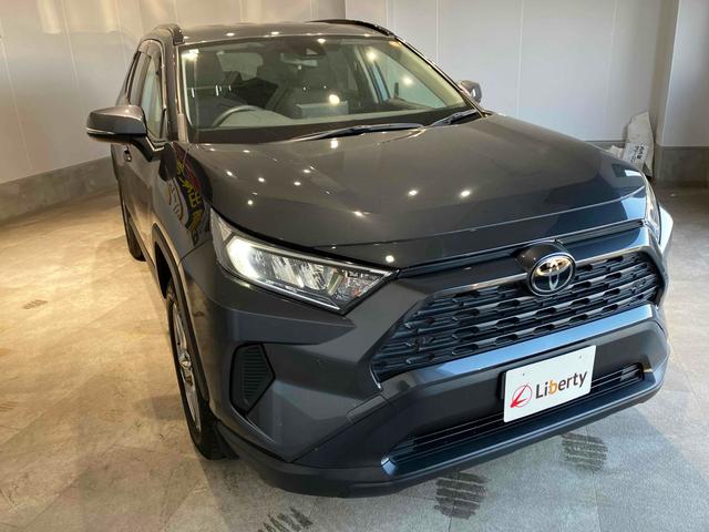 RAV4 X ETC バックカメラ クリアランスソナー オートクルーズコントロール レーンアシスト 衝突被害軽減システム オートマチックハイビーム オートライト LEDヘッドランプ アルミホイール スマートキー(17枚目)