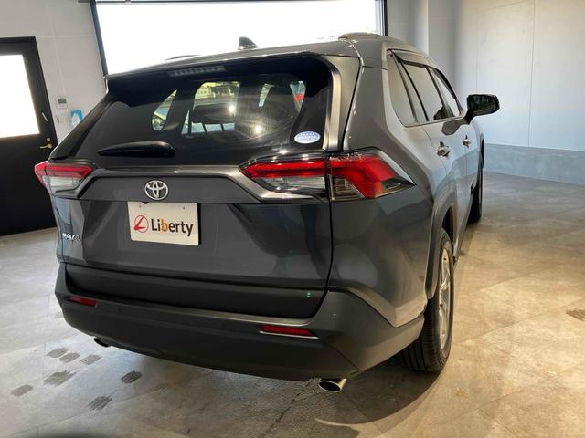RAV4 X ETC バックカメラ クリアランスソナー オートクルーズコントロール レーンアシスト 衝突被害軽減システム オートマチックハイビーム オートライト LEDヘッドランプ アルミホイール スマートキー(21枚目)