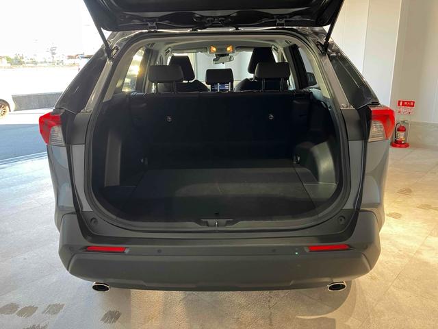 RAV4 X ETC バックカメラ クリアランスソナー オートクルーズコントロール レーンアシスト 衝突被害軽減システム オートマチックハイビーム オートライト LEDヘッドランプ アルミホイール スマートキー(24枚目)