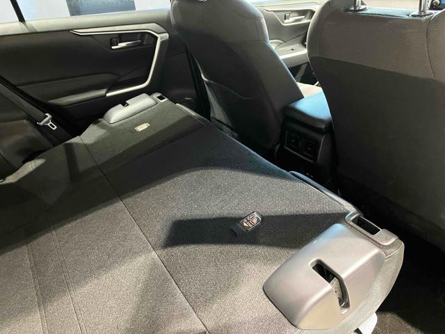 RAV4 X ETC バックカメラ クリアランスソナー オートクルーズコントロール レーンアシスト 衝突被害軽減システム オートマチックハイビーム オートライト LEDヘッドランプ アルミホイール スマートキー(25枚目)