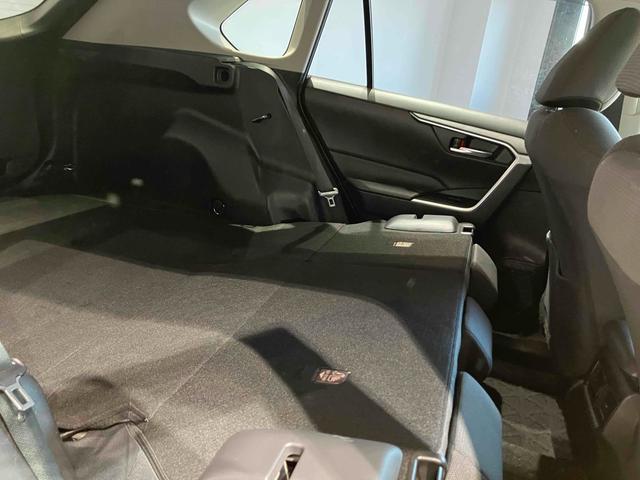 RAV4 X ETC バックカメラ クリアランスソナー オートクルーズコントロール レーンアシスト 衝突被害軽減システム オートマチックハイビーム オートライト LEDヘッドランプ アルミホイール スマートキー(26枚目)