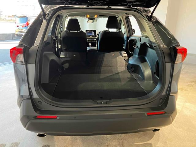 RAV4 X ETC バックカメラ クリアランスソナー オートクルーズコントロール レーンアシスト 衝突被害軽減システム オートマチックハイビーム オートライト LEDヘッドランプ アルミホイール スマートキー(27枚目)