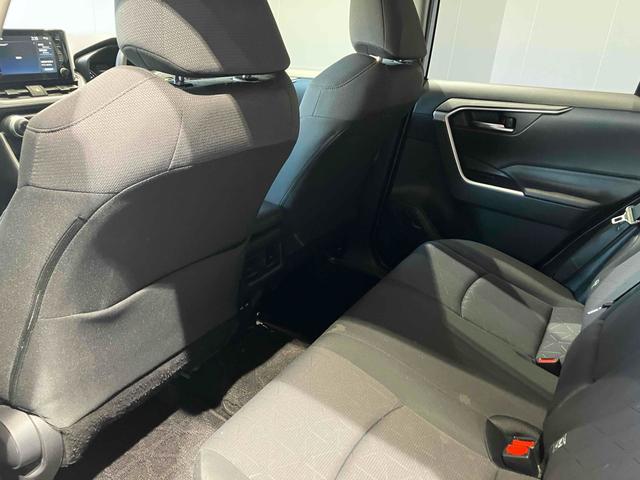 RAV4 X ETC バックカメラ クリアランスソナー オートクルーズコントロール レーンアシスト 衝突被害軽減システム オートマチックハイビーム オートライト LEDヘッドランプ アルミホイール スマートキー(30枚目)