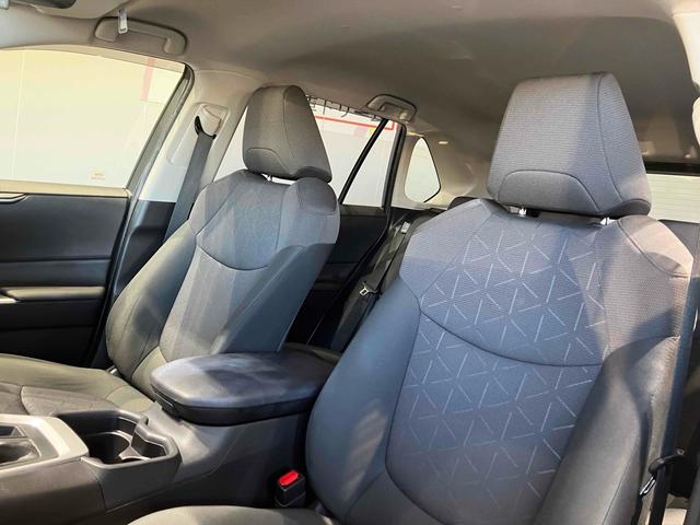 RAV4 X ETC バックカメラ クリアランスソナー オートクルーズコントロール レーンアシスト 衝突被害軽減システム オートマチックハイビーム オートライト LEDヘッドランプ アルミホイール スマートキー(33枚目)
