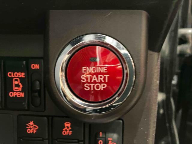 プッシュエンジンスタートシステム、エンジン始動・停止をワンタッチで行うことができます。