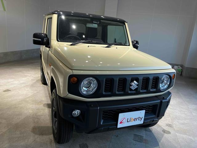 ジムニー ＸＣ　４ＷＤ　４ＷＤ　ＥＴＣ　クリアランスソナー　レーンアシスト　衝突被害軽減システム　オートライト　ヘッドライトウォッシャー　アルミホイール　スマートキー　アイドリングストップ　電動格納ミラー　シートヒーター（7枚目）