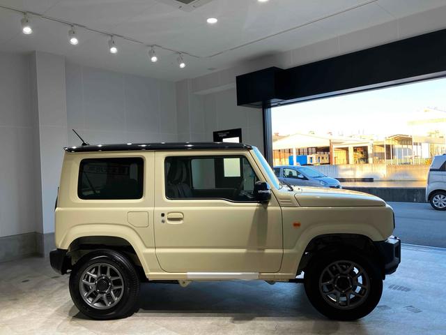 ジムニー ＸＣ　４ＷＤ　４ＷＤ　ＥＴＣ　クリアランスソナー　レーンアシスト　衝突被害軽減システム　オートライト　ヘッドライトウォッシャー　アルミホイール　スマートキー　アイドリングストップ　電動格納ミラー　シートヒーター（8枚目）