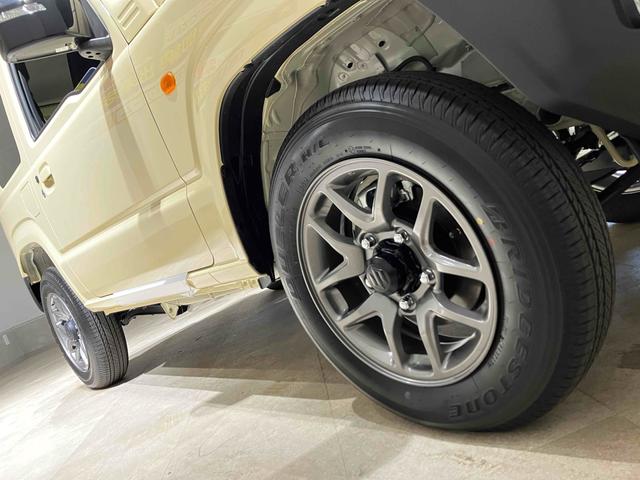 ジムニー ＸＣ　４ＷＤ　４ＷＤ　ＥＴＣ　クリアランスソナー　レーンアシスト　衝突被害軽減システム　オートライト　ヘッドライトウォッシャー　アルミホイール　スマートキー　アイドリングストップ　電動格納ミラー　シートヒーター（15枚目）