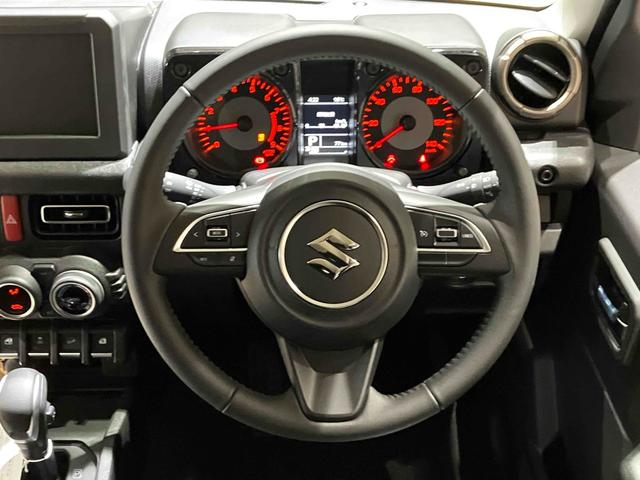 ジムニー ＸＣ　４ＷＤ　４ＷＤ　ＥＴＣ　クリアランスソナー　レーンアシスト　衝突被害軽減システム　オートライト　ヘッドライトウォッシャー　アルミホイール　スマートキー　アイドリングストップ　電動格納ミラー　シートヒーター（24枚目）