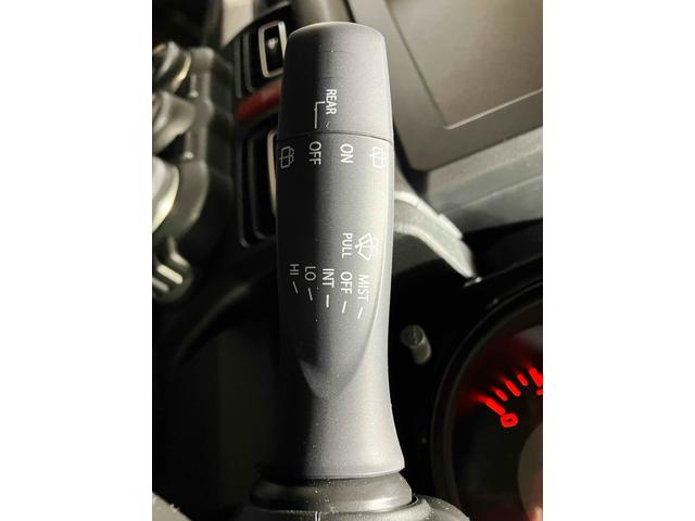 ジムニー ＸＣ　４ＷＤ　４ＷＤ　ＥＴＣ　クリアランスソナー　レーンアシスト　衝突被害軽減システム　オートライト　ヘッドライトウォッシャー　アルミホイール　スマートキー　アイドリングストップ　電動格納ミラー　シートヒーター（43枚目）