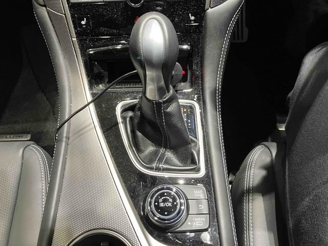 スカイライン ３５０ＧＴ　ハイブリッド　タイプＳＰ　ナビ　全周囲カメラ　ＥＴＣ　クリアランスソナー　オートクルーズコントロール　アルミホイール　オートライト　ＬＥＤヘッドランプ　ＡＴ　シートヒーター　スマートキー（43枚目）