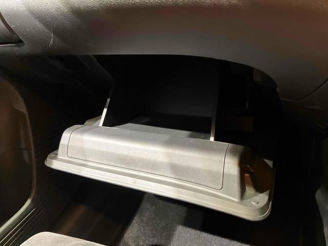 日産 オーラ 56枚目