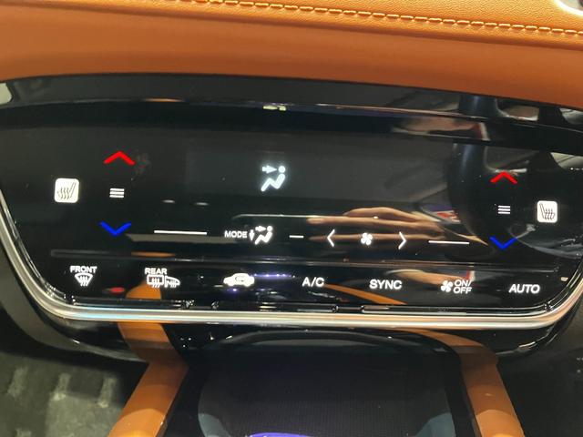 ヴェゼル ハイブリッドZ・ホンダセンシング 衝突軽減B 純正ナビ Bカメラ ビルドインETC アダプティブクルーズコントロール LEDヘッドライト フォグライト スマートキー プッシュスタート 革巻きハンドル 前席シートヒーター 電子パーキング(9枚目)