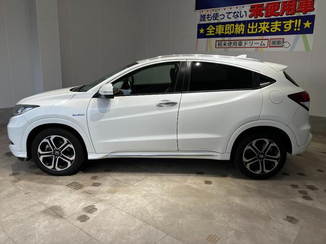 ヴェゼル ハイブリッドZ・ホンダセンシング 衝突軽減B 純正ナビ Bカメラ ビルドインETC アダプティブクルーズコントロール LEDヘッドライト フォグライト スマートキー プッシュスタート 革巻きハンドル 前席シートヒーター 電子パーキング(17枚目)