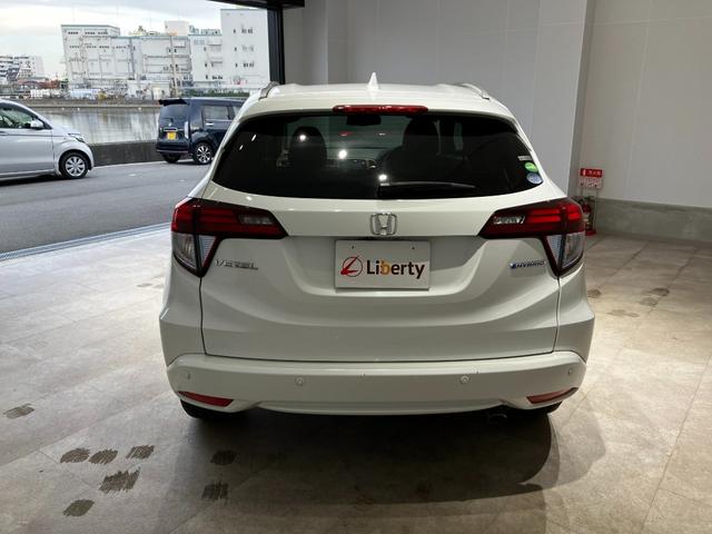 ヴェゼル ハイブリッドZ・ホンダセンシング 衝突軽減B 純正ナビ Bカメラ ビルドインETC アダプティブクルーズコントロール LEDヘッドライト フォグライト スマートキー プッシュスタート 革巻きハンドル 前席シートヒーター 電子パーキング(20枚目)