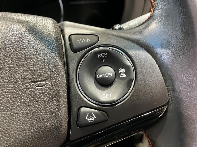 ヴェゼル ハイブリッドZ・ホンダセンシング 衝突軽減B 純正ナビ Bカメラ ビルドインETC アダプティブクルーズコントロール LEDヘッドライト フォグライト スマートキー プッシュスタート 革巻きハンドル 前席シートヒーター 電子パーキング(25枚目)