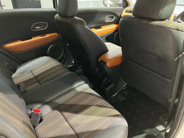 ヴェゼル ハイブリッドZ・ホンダセンシング 衝突軽減B 純正ナビ Bカメラ ビルドインETC アダプティブクルーズコントロール LEDヘッドライト フォグライト スマートキー プッシュスタート 革巻きハンドル 前席シートヒーター 電子パーキング(30枚目)