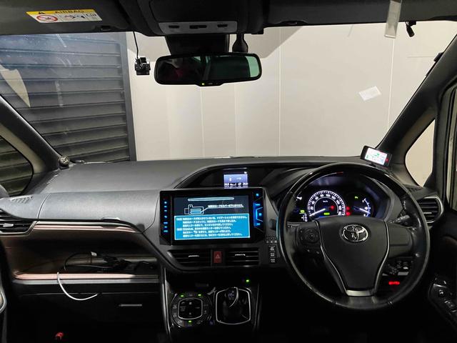 エスクァイア ハイブリッドGi ETC バックカメラ ナビ レーンアシスト 衝突被害軽減システム 両側電動スライドドア オートマチックハイビーム オートライト スマートキー 電動格納ミラー 後席モニター(5枚目)