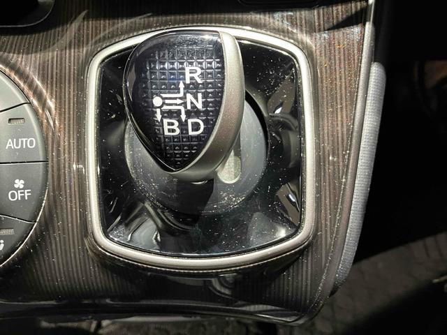 エスクァイア ハイブリッドGi ETC バックカメラ ナビ レーンアシスト 衝突被害軽減システム 両側電動スライドドア オートマチックハイビーム オートライト スマートキー 電動格納ミラー 後席モニター(9枚目)