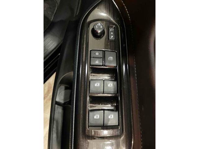 エスクァイア ハイブリッドGi ETC バックカメラ ナビ レーンアシスト 衝突被害軽減システム 両側電動スライドドア オートマチックハイビーム オートライト スマートキー 電動格納ミラー 後席モニター(13枚目)