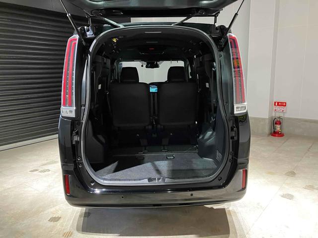 エスクァイア ハイブリッドGi ETC バックカメラ ナビ レーンアシスト 衝突被害軽減システム 両側電動スライドドア オートマチックハイビーム オートライト スマートキー 電動格納ミラー 後席モニター(24枚目)