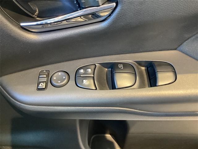 セレナ X バックカメラ ナビ TV クリアランスソナー オートクルーズコントロール 衝突被害軽減システム 両側スライドドア スマートキー アイドリングストップ 電動格納ミラー 3列シート(24枚目)