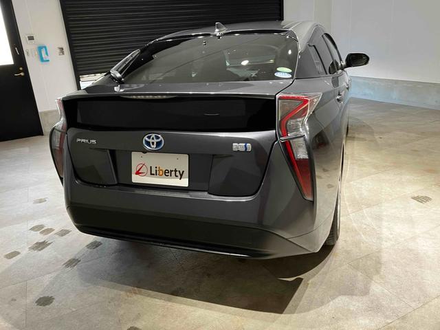 トヨタ プリウス 19枚目