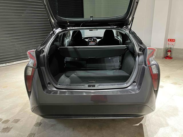 トヨタ プリウス 25枚目