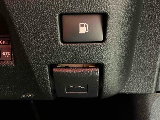 トヨタ プリウス 32枚目