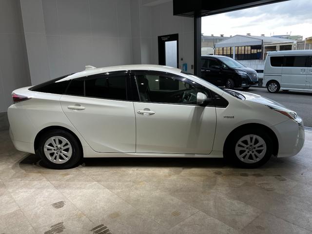 トヨタ プリウス 18枚目