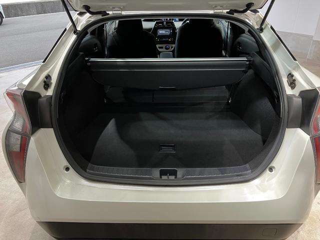 トヨタ プリウス 22枚目