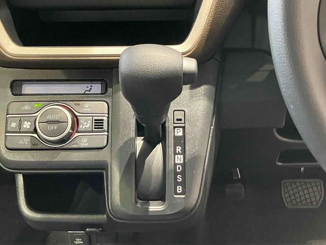 ムーヴ Ｘ　届出済未使用車　片側電動スライドドア　クリアランスソナー　衝突被害軽減システム　オートライト　スマートキー　アイドリングストップ　電動格納ミラー　ベンチシート　ＣＶＴ　ＥＳＣ（11枚目）