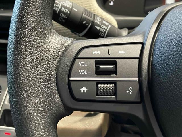 フリード エアー　登録済未使用車　禁煙車　クリアランスソナー　クルーズコントロール　レーンアシスト　衝突被害軽減システム　両側電動スライドドア　オートライト　ＬＥＤヘッドランプ　スマートキー　電動格納ミラー（19枚目）