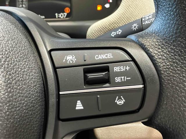 フリード エアー　登録済未使用車　禁煙車　クリアランスソナー　クルーズコントロール　レーンアシスト　衝突被害軽減システム　両側電動スライドドア　オートライト　ＬＥＤヘッドランプ　スマートキー　電動格納ミラー（20枚目）