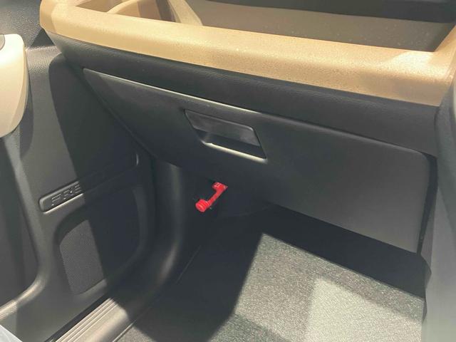 フリード エアー　登録済未使用車　禁煙車　クリアランスソナー　クルーズコントロール　レーンアシスト　衝突被害軽減システム　両側電動スライドドア　オートライト　ＬＥＤヘッドランプ　スマートキー　電動格納ミラー（37枚目）