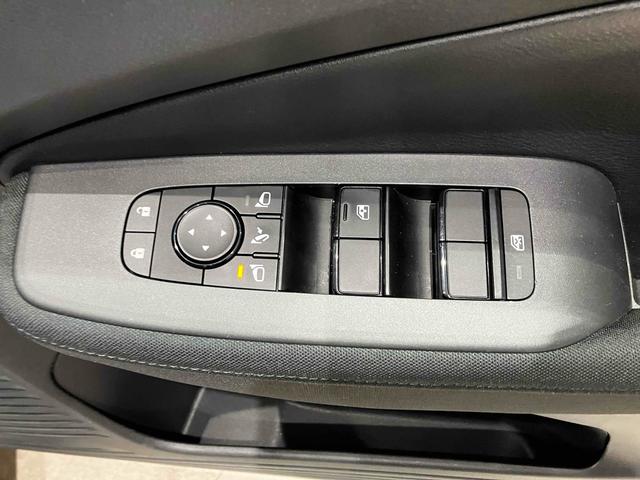 ノート Ｓ　ＥＴＣ　バックカメラ　ナビ　クリアランスソナー　衝突被害軽減システム　オートマチックハイビーム　オートライト　スマートキー　電動格納ミラー　ＣＶＴ　盗難防止システム　衝突安全ボディ（13枚目）