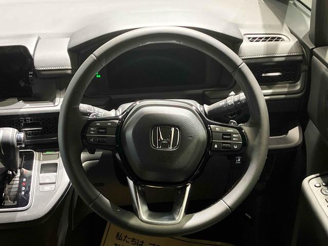 ステップワゴン スパーダ　バックカメラ　クリアランスソナー　オートクルーズコントロール　レーンアシスト　衝突被害軽減システム　両側電動スライドドア　オートライト　ＬＥＤヘッドランプ　スマートキー　電動格納ミラー　シートヒーター（3枚目）