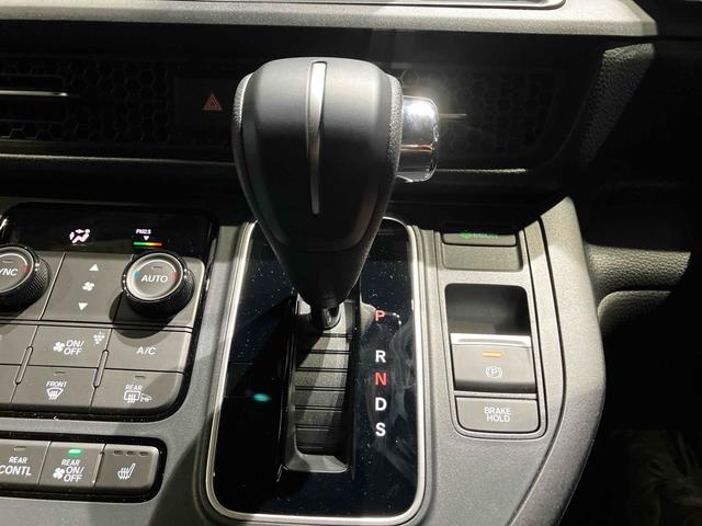 ステップワゴン スパーダ　バックカメラ　クリアランスソナー　オートクルーズコントロール　レーンアシスト　衝突被害軽減システム　両側電動スライドドア　オートライト　ＬＥＤヘッドランプ　スマートキー　電動格納ミラー　シートヒーター（6枚目）