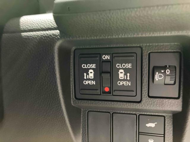 ステップワゴン スパーダ　バックカメラ　クリアランスソナー　オートクルーズコントロール　レーンアシスト　衝突被害軽減システム　両側電動スライドドア　オートライト　ＬＥＤヘッドランプ　スマートキー　電動格納ミラー　シートヒーター（9枚目）