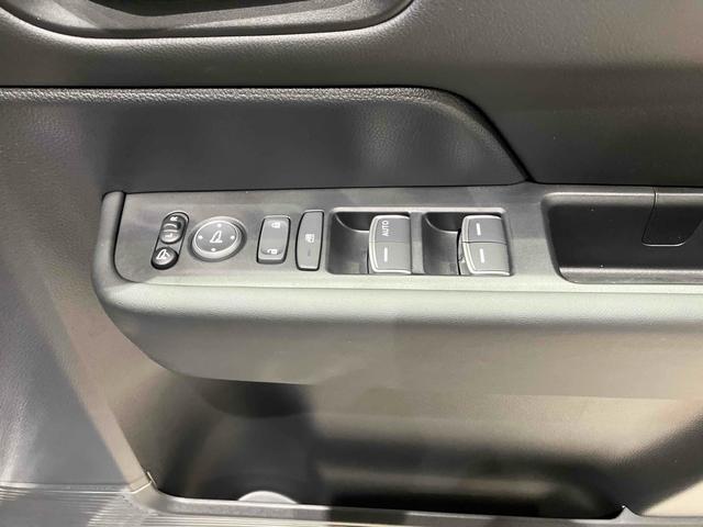 ステップワゴン スパーダ　バックカメラ　クリアランスソナー　オートクルーズコントロール　レーンアシスト　衝突被害軽減システム　両側電動スライドドア　オートライト　ＬＥＤヘッドランプ　スマートキー　電動格納ミラー　シートヒーター（11枚目）