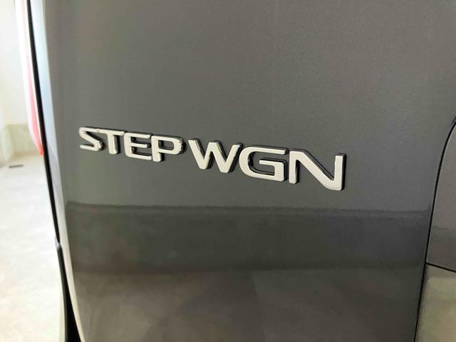 ステップワゴン スパーダ　バックカメラ　クリアランスソナー　オートクルーズコントロール　レーンアシスト　衝突被害軽減システム　両側電動スライドドア　オートライト　ＬＥＤヘッドランプ　スマートキー　電動格納ミラー　シートヒーター（26枚目）