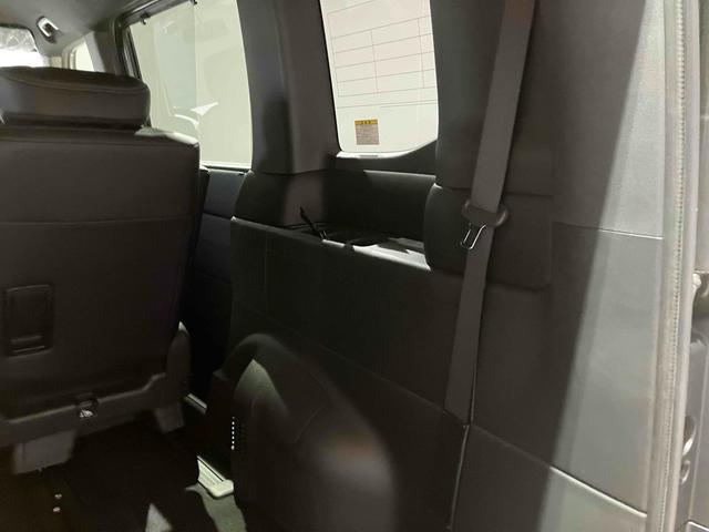 ステップワゴン スパーダ　バックカメラ　クリアランスソナー　オートクルーズコントロール　レーンアシスト　衝突被害軽減システム　両側電動スライドドア　オートライト　ＬＥＤヘッドランプ　スマートキー　電動格納ミラー　シートヒーター（31枚目）