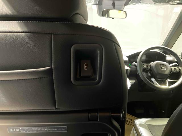 ステップワゴン スパーダ　バックカメラ　クリアランスソナー　オートクルーズコントロール　レーンアシスト　衝突被害軽減システム　両側電動スライドドア　オートライト　ＬＥＤヘッドランプ　スマートキー　電動格納ミラー　シートヒーター（41枚目）