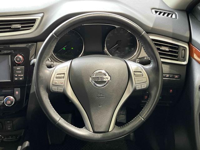 エクストレイル ２０Ｘｔｔ　エマージェンシーブレーキパッケージ　４ＷＤ　ＥＴＣ　全周囲カメラ　クリアランスソナー　オートクルーズコントロール　衝突被害軽減システム　ナビ　ＴＶ　オートライト　ＬＥＤヘッドランプ　電動リアゲート　アルミホイール　スマートキー（3枚目）