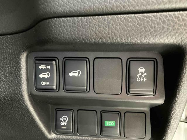 エクストレイル ２０Ｘｔｔ　エマージェンシーブレーキパッケージ　４ＷＤ　ＥＴＣ　全周囲カメラ　クリアランスソナー　オートクルーズコントロール　衝突被害軽減システム　ナビ　ＴＶ　オートライト　ＬＥＤヘッドランプ　電動リアゲート　アルミホイール　スマートキー（8枚目）