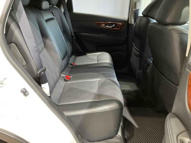 エクストレイル ２０Ｘｔｔ　エマージェンシーブレーキパッケージ　４ＷＤ　ＥＴＣ　全周囲カメラ　クリアランスソナー　オートクルーズコントロール　衝突被害軽減システム　ナビ　ＴＶ　オートライト　ＬＥＤヘッドランプ　電動リアゲート　アルミホイール　スマートキー（42枚目）